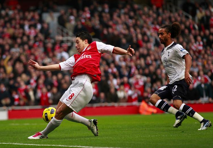 Nedtur. Samir Nasri bragte Arsenal foran 1-0 efter bare ni minutter, men til slut var det gæsterne fra Tottenham, der kunne juble. 