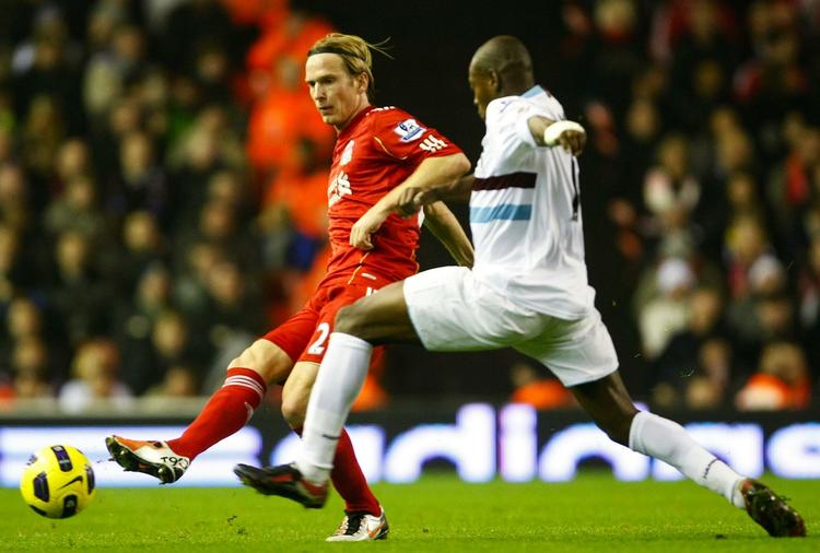 3-0. Poulsen fandt melodien på Anfield lørdag. 