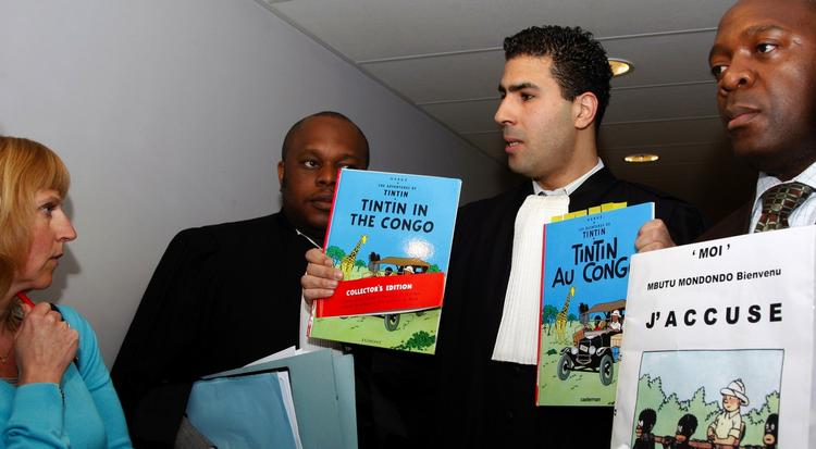 J'accuse. Mbutu Bienvenu (th.) har trukket Tintin i retten for racisme. 