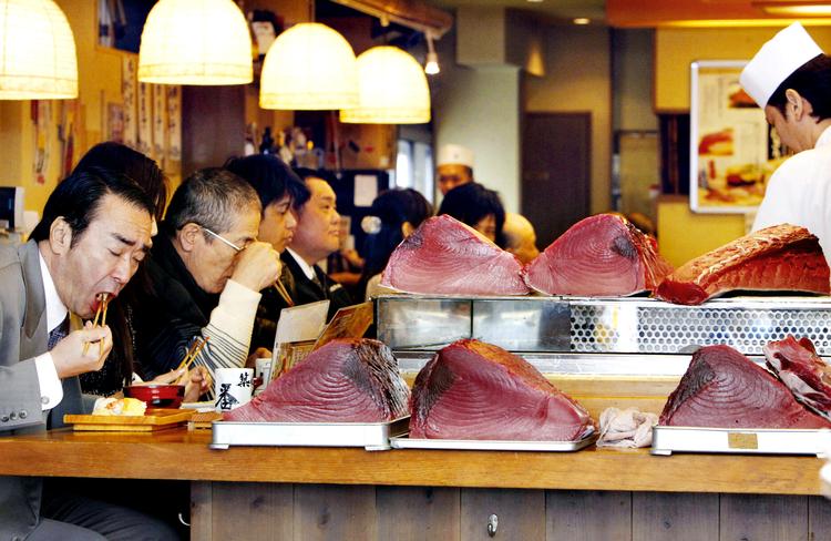 Fiskens følgesvend. Skal der sherry til sushien, anbefaler Henrik Steen Andersen fino og manzanilla, som begge er lyse, friske og tørre vine med omkring 15 procent alkohol. 