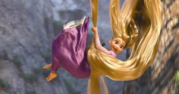 Rapunzel. Den hårfagre heltinde fra Grimm-eventyret bliver den sidste, eventyrlige hovedperson i en Disney-animationsfilm i meget lang tid. Foto fra 'To på flugt - et hårrejsende eventyr'. (pr) 