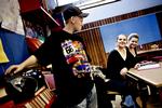 Frikvarter? Patrick, Cille og Sarah slår to timer ihjel med at høre musik og hyggesnakke, fordi der ikke er sat nogen vikar på til deres dansktime på Damagerskolen i Greve. 