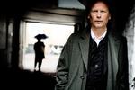 Dekonstruktion. Klas Östergren har skrevet en burlesk og begavet fortælling om kunstens selvopfattelse  i 1980'erne. 