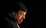 Irland. Krisen i Irland har fået flere politikere til at kræve premierminister, Brian Cowen til at gå af. 