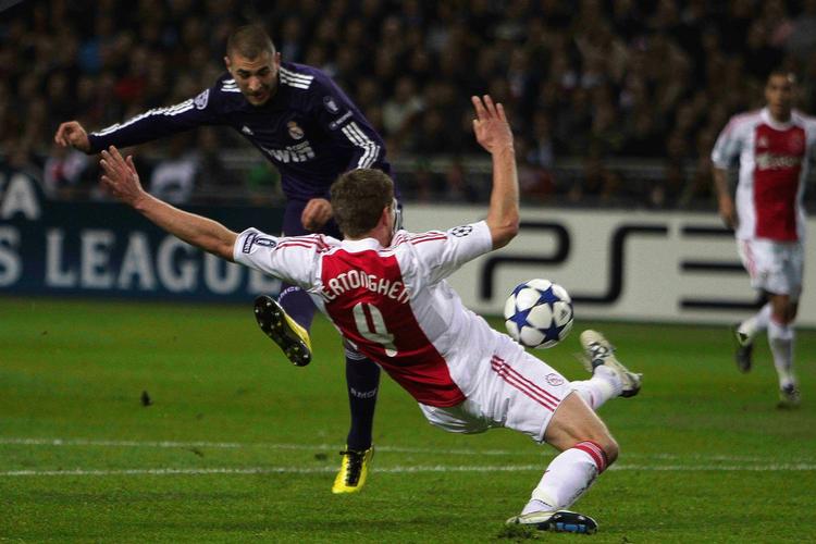 sikkert. Karim Benzema scorede et flot mål efter finurligt opspil fra Mesut Özil. 