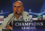 spåmand. Ståle Solbakken vil gerne spå om resultatet af kampen mellem FCK og Rubin Kazan. Men kun i en lukket kuvert, som medierne må se efter kampen. 