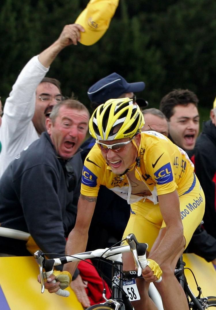 Tilskuere hepper på den danske rytter på 14. etape. 