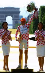 Cykelrytteren Michael Rasmussen er dybt skuffet over, at Bjarne Riis har valgt at se bort fra ham efter lange kontraktforhandlinger. Her efter Tour de France i 2005. 