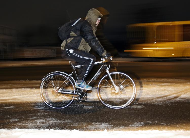 Småglat. Der er glatførevarsel over hele landet og dermed stadig grund til forsigtighed i pedalerne. 