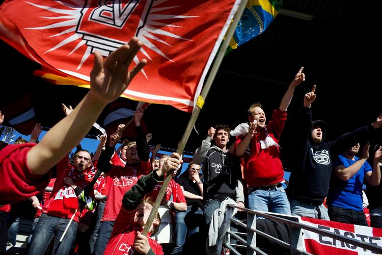 Fusion. Vejles fans er ikke begejstrede for den nye fusion med Kolding og konkurrenterne tror heller ikke, at der er grund til at frygte den nye rival. 