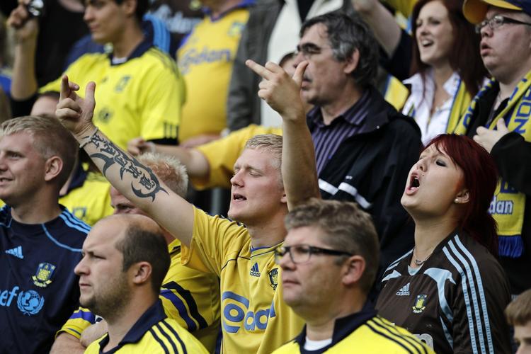 SUCCES. Selv flere Brøndbys tilhængere har gjort væsen af sig i denne sæson, så har Politiet generelt fået ballademagerne ved fodboldkampe under kontrol. 