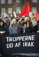 Demo. Danskerne er generelt mest utilfreds med Irakkrigen blandt VK-regeringens mange initiativer. Flere gange har der været demonstreret mod krigen. 