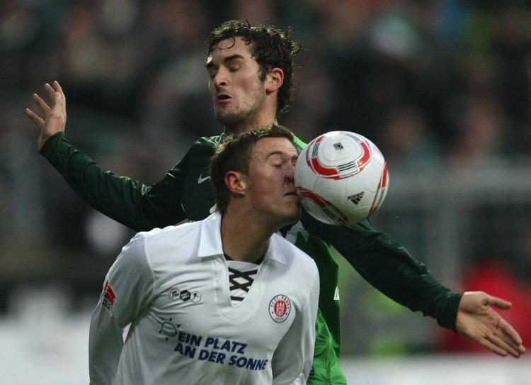 bold-kys. Kampen mellem Werder Bremen og St. Pauli vil blive husket for Hugo Almeidas indsats på godt og ondt. 