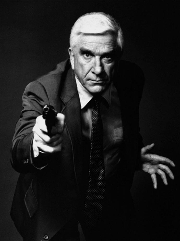 Farvel. Betjent Frank Drebin alias skuespilleren Leslie Nielsen er død i en alder af 84 år. 