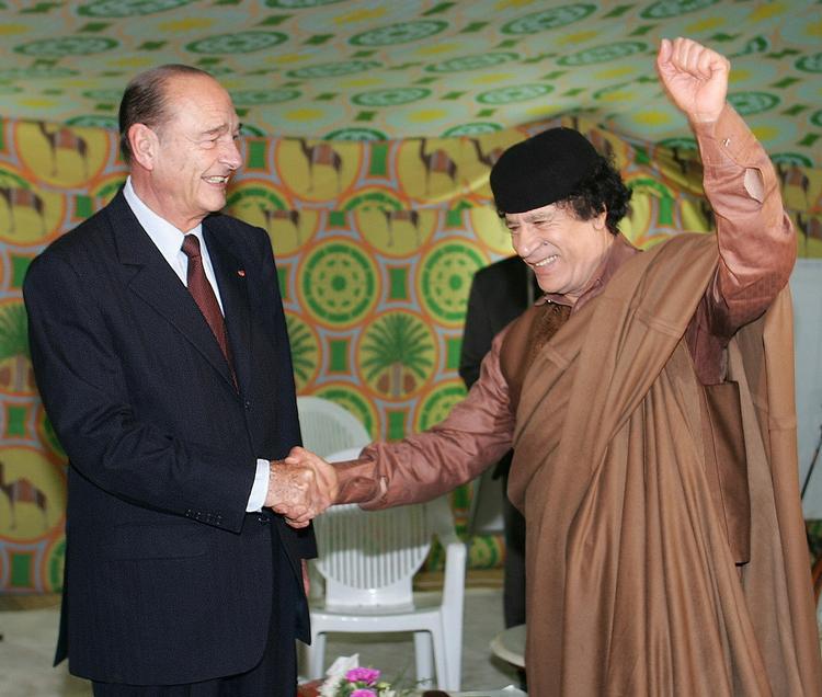 Libyens leder Mohammar Ghadafi har »en yppig blondine som sygeplejerske« 