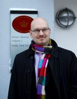 Drabssag. Politiankalger Charles Conrad fremlægger idag sagen mod den 48-årige mand, der der står anklaget for drabet på den 21-årige Maria Møller Christensen. 