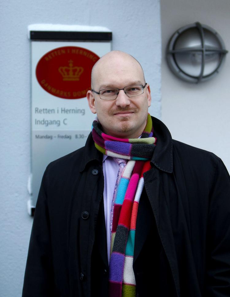 Drabssag. Politiankalger Charles Conrad fremlægger idag sagen mod den 48-årige mand, der der står anklaget for drabet på den 21-årige Maria Møller Christensen. 