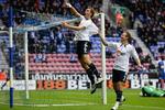 flyvende. Johan Elmander er topscorer for Bolton, hvor han på det seneste også har imponeret i oplæggerens rolle. 