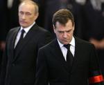 AFDÆMPEDE. Hverken Ruslands  premierminister Putin eller præsident Medvedev farer i flint over den nye lækage fra WikiLeaks. 