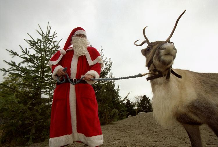 Juleånden De rødhårede kan også vente besøg af julemanden - her i skikkelse af Politikens journalist Ole Rasmussen. Arkivfoto. 