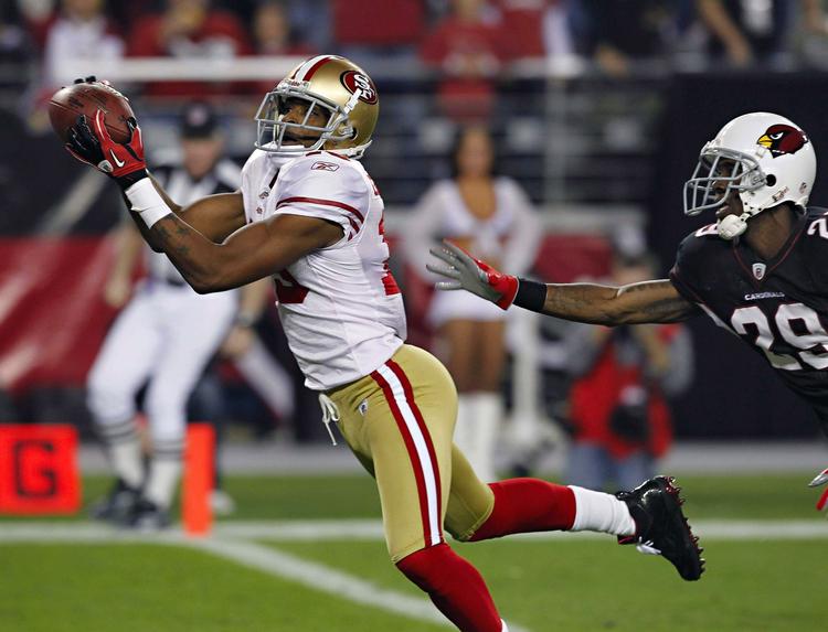 touchdown. Michael Crabtree scorer for San Francisco 49ers, mens Arizona Cardinals Dominique Rodgers-Cromartie halser efter. 
