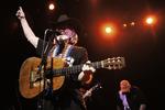 Willie Nelson med sin guitar 'Trigger'. 