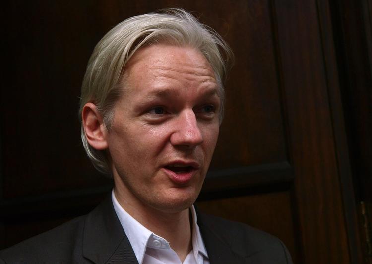 BAGMAND. Julian Assange - Wikileaks frontfigur - vil lække informationer om amerikansk kæmpebank næste år, lover han 