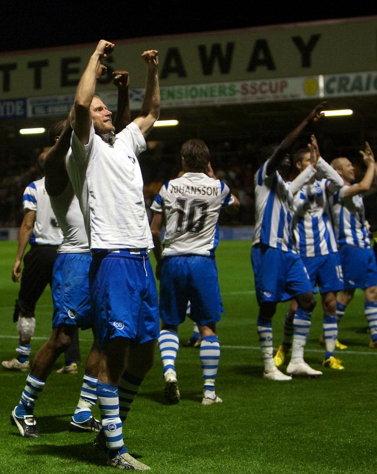 presset. OB og Henrik Toft (t.v.) skal vinde i aften, hvis de vil bevare håbet om at gå videre i Europa League. 
