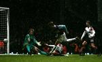 videre. Jonathan Spector (i midten) var ikke god nok til at spille for Man. United, men i West Ham er han fast mand. 