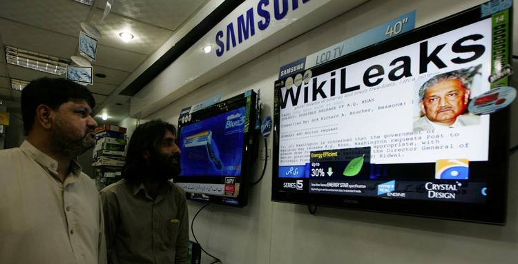 Nede. WikiLeaks er tidens hotteste emne i nyhedsudsendelser. Men sitet er pt. nede. 