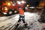 Problemer. Vejret giver store vanskeligheder i disse dage - også for Falck-folkene selv. 