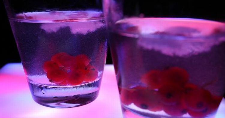 2 FOR 1. Flere flyselskaber tildyer nu rabat på drinks ombord. 