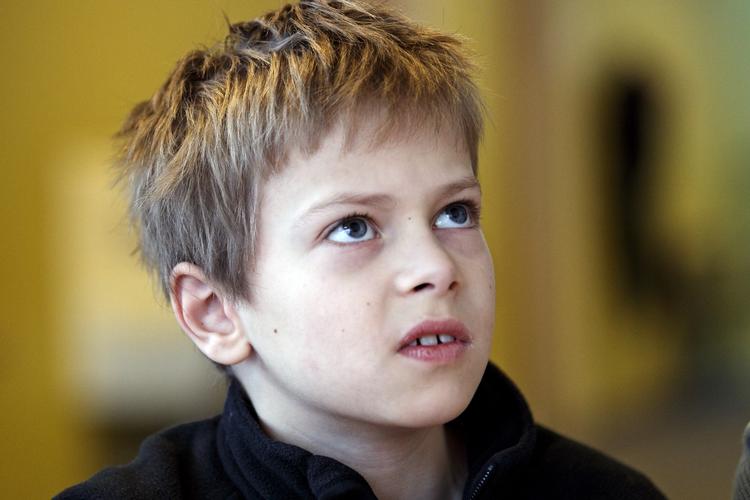 Hmmmmn. Det er nok rigtig svært at overleve, hvis man er fattig vurderer Pelle på 10 år. For så er man nok meget sulten, når man ikke har penge til mad. 