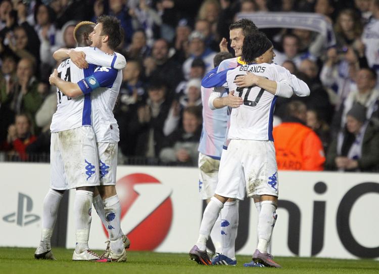 aktieudvidelse? Der er angiveligt gang i forhandlinger om en aktieudvidelse i FCK, så der kan banes vej for at salg af den danske storklub til rigmanden Roman Abramovich' søn. 