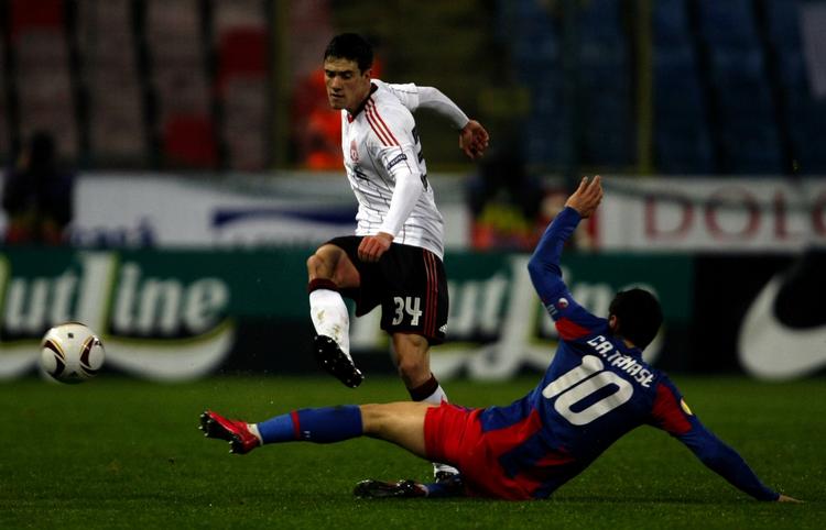 Heldigt. Liverpool havde flere unge spillere som Martin Kelly på banen i opgøret mod Steaua Bukarest og fik lidt heldigt et uafgjort resultat med hjem. 