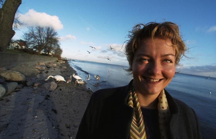 Vrede. Dansk Forfatterforenings formand, Lotte Garbers(billede), er sur. Hun mener, at formændene for 11 danske musikorganisationer har brudt en intern aftale. 