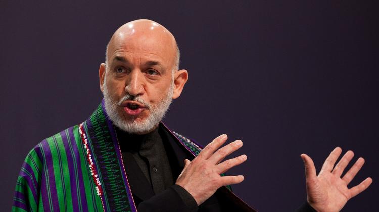 Diplomater og Afghanistans egne ministre er stærkt frustrerede over præsident Hamid Karzai, viser indberetninger offentliggjort på Wikileaks. 