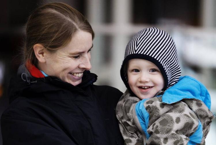 Lisbeth  Jeppesen,  30 år, social- og  sundhedsassistent, og Luca, 2,5 år,  Kerteminde. 