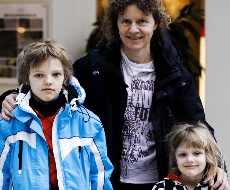 Bente  Gercke, 49 år, socialpædagog, og Frederik, 11, Christine, 6, Vesterbro 