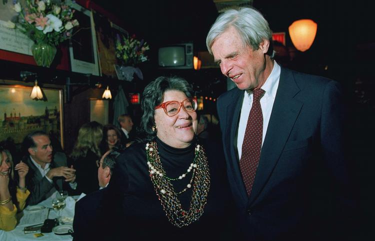 Elaine Kaufman (tv.) skabte et unikt spisested i New York. 