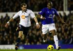 brøndby-tro. Johan Elmander (tv) under onsdagens kampe for Bolton mod Everton. Svenskeren er topscorer i klubben med seks mål i alle turneringer. 