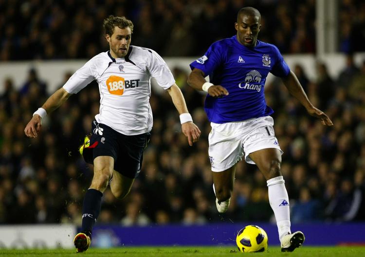 brøndby-tro. Johan Elmander (tv) under onsdagens kampe for Bolton mod Everton. Svenskeren er topscorer i klubben med seks mål i alle turneringer. 