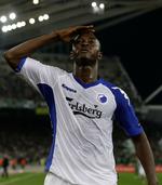 Nøglespiller. Dame N'Doye har fysik og hurtighed til at sætte både Carles Puyol og Gerard Pique under pres i Barcelona-forsvaret. Arkivfoto. 