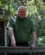 Sentimental. Skulle man sammenligne Pat Conroy med noget, kunne det være en forfatter som John Irving, der også svælger i tragedie, tab og melankoli i sine romaner. 