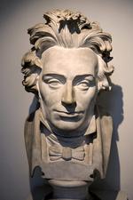 Dramatik. Søren Kierkegaard havde sandt nok mere på sinde end teatret, selv om han elskede teatrets natur: at spille spillet. 