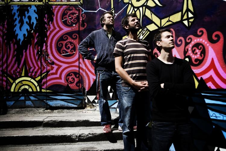 I mangel på bedre betegnelse kan man kalde trioen Ibrahim Electric for 'heavyjazz'. 