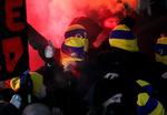 maskeklædte. Brøndby-tilhængere, der ikke ønskede at blive genkendt, fik også fyrværkeri med ind på Stadion i Århus søndag eftermiddag. 