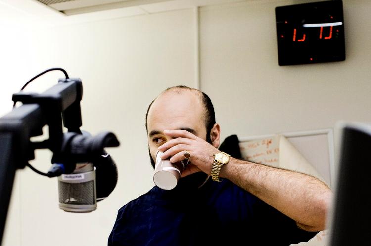 vært. Ehsan Noroozi er en af studieværterne på radiostationen Din Gata,  som er meget populær blandt skånske radiolyttere med anden etnisk baggrund. 