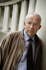 Protest. Efterforskningsleder Ove Dahl meldte sig angiveligt syg, da politiledelsen ikke straks ville involvere offentligheden i opklaringen af drabs- og voldtægtssagen fra Amager. 