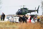 Helikopter leder efter savnet ung mand